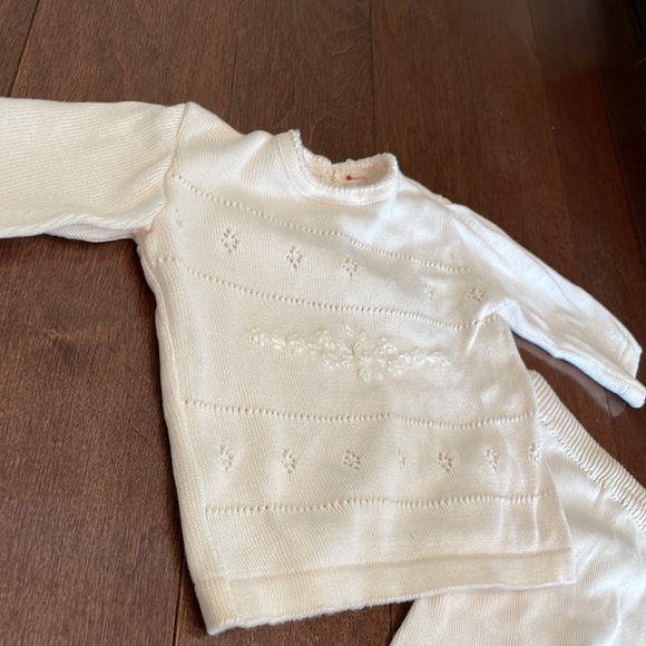 Vintage White Knit Baby outfit - Picture 3 of 5